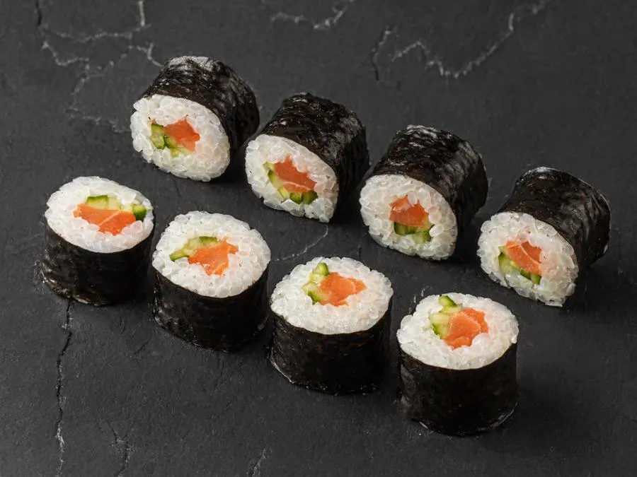 Маки лосось-огурец